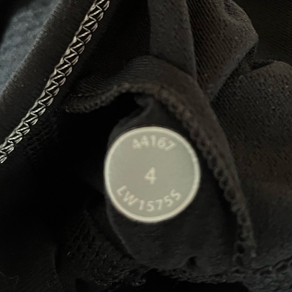{Lululemon} No Limit Tank in Black - Womens 4 - Picture 8 of 8
